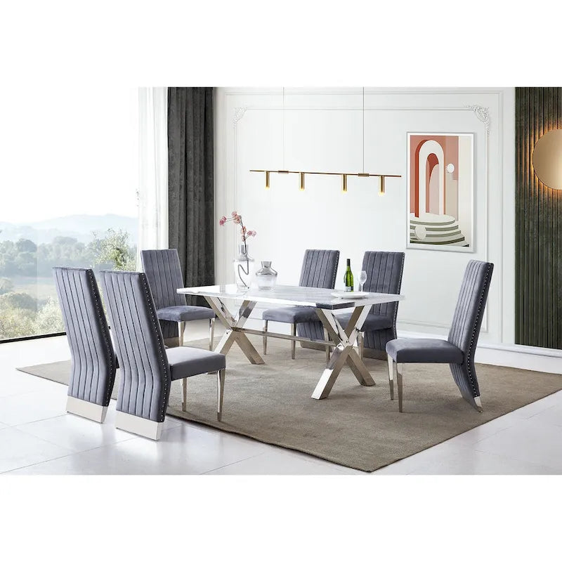 Chaise de salle à manger capitonnée à dossier haut, blanc/or, avec garniture cloutée, pieds en métal, siège simple