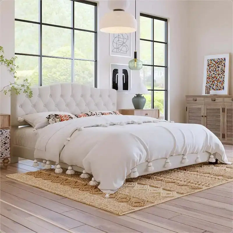 Lit plate-forme capitonné beige King, tête de lit en forme de selle, capitonnage en losanges, pour 2